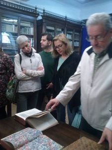 Foto 1 de 2 del artículo «Visita a la Biblioteca Histórica Aguilar y Eslava en las II Jornadas Hispano-Visigodas»