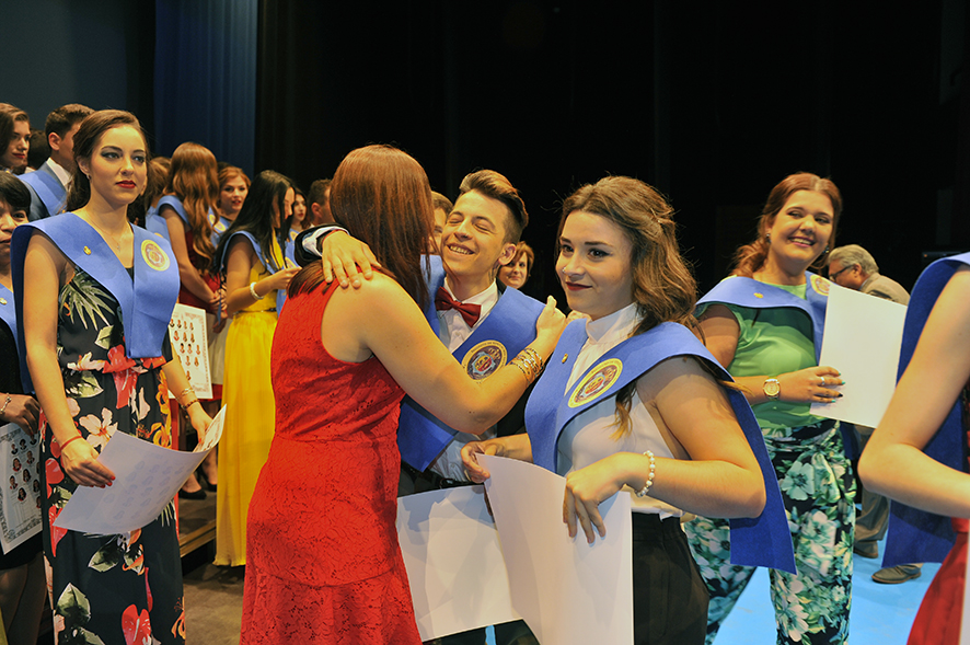 Foto 1 de 5 del artículo «Acto académico de graduación Instituto Aguilar y Eslava 2017»