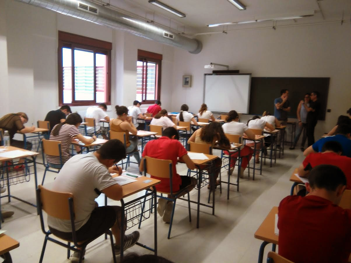 Foto 1 de 2 del artículo «Comienzan las Pruebas de Evaluación de Bachillerato para el Acceso a la Universidad…»