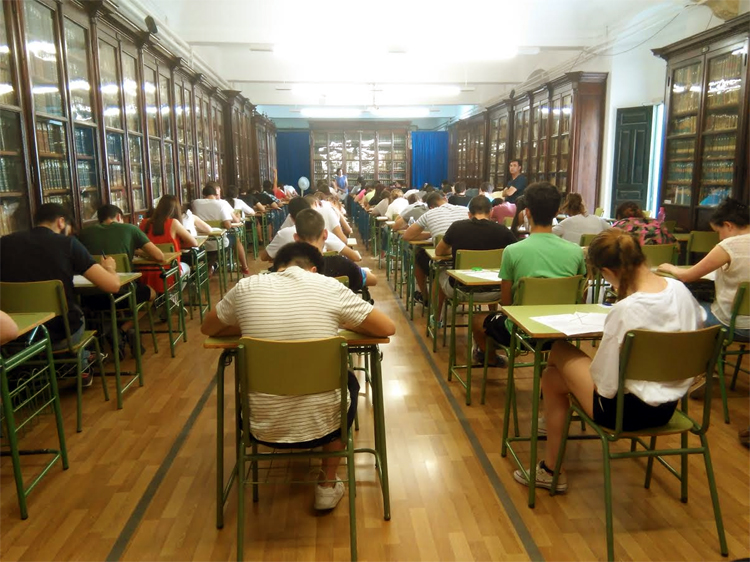 Foto 2 de 2 del artículo «Comienzan las Pruebas de Evaluación de Bachillerato para el Acceso a la Universidad…»