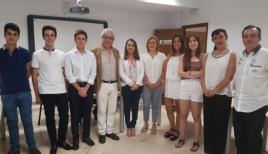 Foto 2 de 2 del artículo «El alumno Alejandro Padillo del IES Aguilar y Eslava, Premio Extraordinario de…»