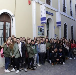 Foto 1 de 7 del artículo «Visitas de alumnado de institutos gaditanos al Museo de la Pasión y al Museo Aguilar y…»
