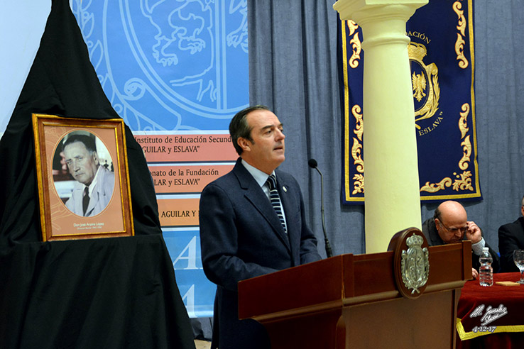 Foto 3 de 12 del artículo «Conferencia sobre la Constitución del profesor y académico José Peña González»