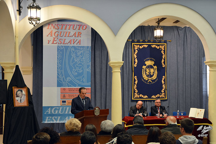 Foto 4 de 12 del artículo «Conferencia sobre la Constitución del profesor y académico José Peña González»