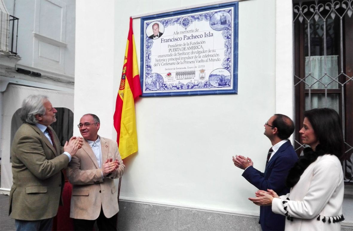 Foto 2 de 6 del artículo «Un azulejo recuerda a Francisco Pacheco como impulsor del V Centenario de la Primera…»