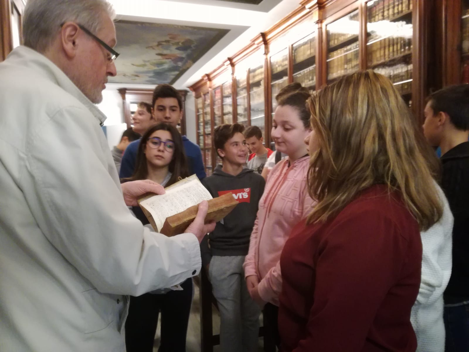 Foto 2 de 6 del artículo «Visitas escolares al Centro de Estudios Vargas y Alcalde»