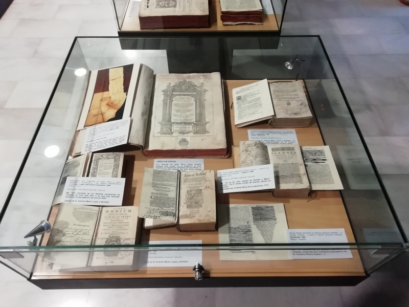 Foto 2 de 4 del artículo «Exposición «Joyas bibliográficas del siglo XVI» de la Biblioteca Histórica Aguilar y…»
