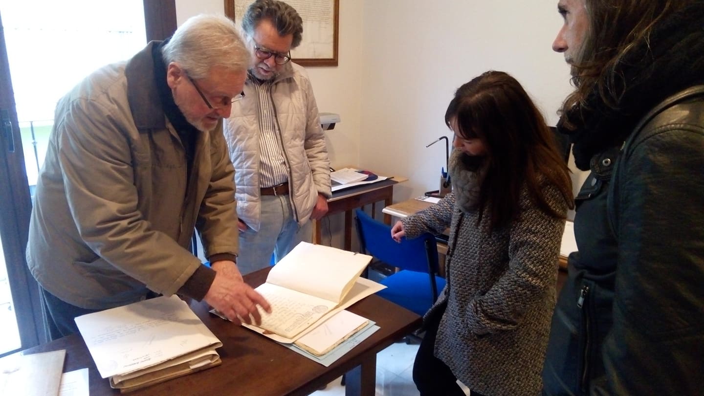 Foto 1 de 4 del artículo «Visita de «Por Amor al Arte» al Centro de Estudios Vargas y Alcalde»