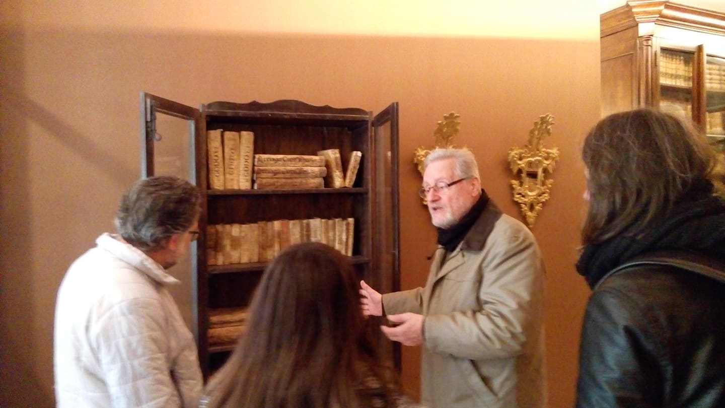 Foto 3 de 4 del artículo «Visita de «Por Amor al Arte» al Centro de Estudios Vargas y Alcalde»