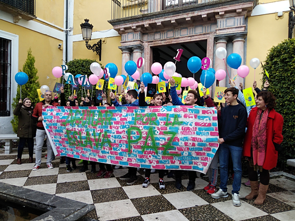 Foto 1 de 4 del artículo «Estudiantes del Aguilar y Eslava participan en el Día por la Paz y la No Violencia»