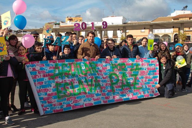 Foto 3 de 4 del artículo «Estudiantes del Aguilar y Eslava participan en el Día por la Paz y la No Violencia»