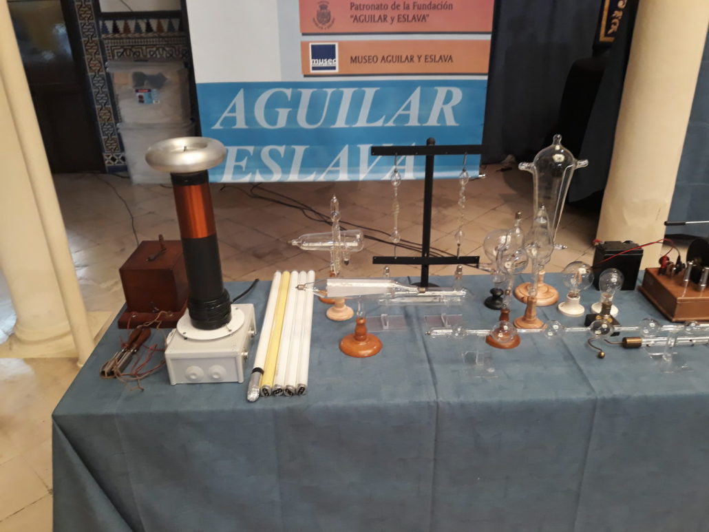 Foto 12 de 12 del artículo «Conferencia ‘Del magnetismo a la electricidad’»