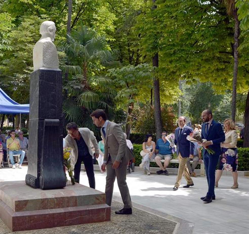 Foto 1 de 3 del artículo «La Fundación Aguilar y Eslava en el homenaje a Juan Valera»