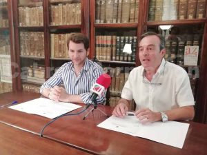 Foto 1 de 2 del artículo «Renovado el convenio de colaboración entre el Ayuntamiento de Cabra y la Fundación…»