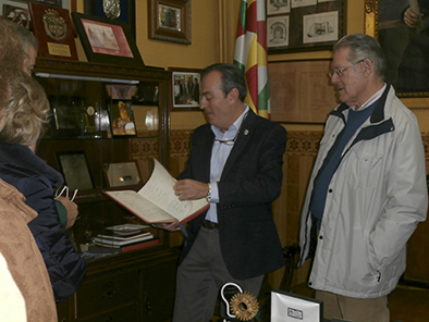 Foto 2 de 5 del artículo «Representantes de la Hermandad Sacramental de Sevilla visitan Cabra y la Fundación…»
