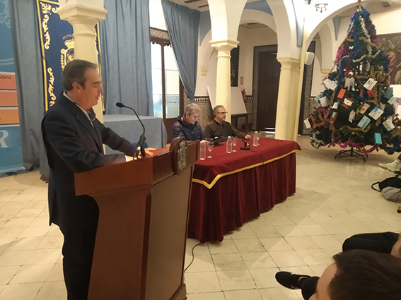 Foto 5 de 6 del artículo «El periodista deportivo Manolo Lama mantiene un encuentro con estudiantes del Instituto…»