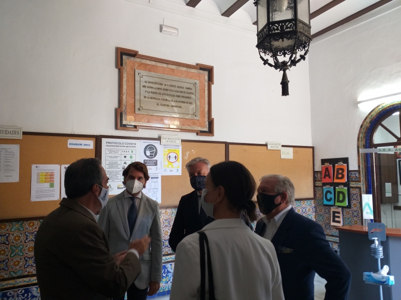 Foto 2 de 9 del artículo «Visita del director del IAPH a la Fundación Aguilar y Eslava»
