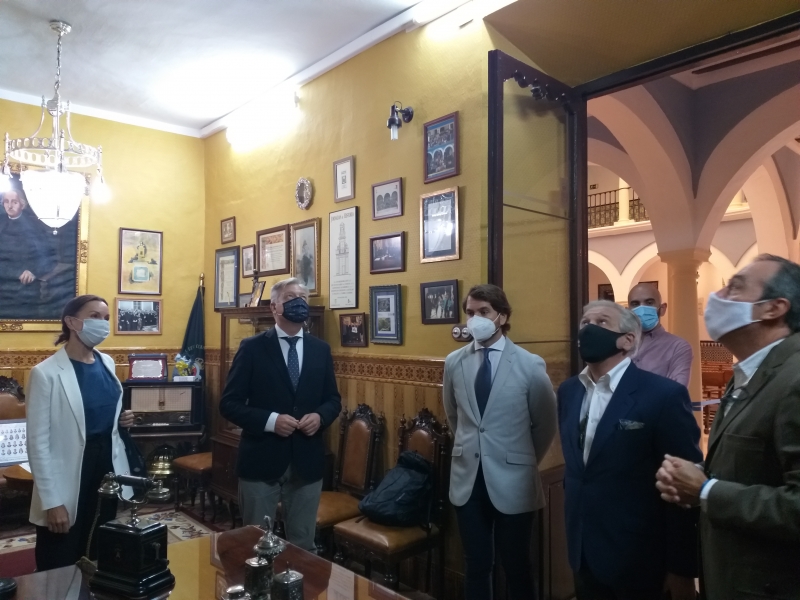 Foto 3 de 9 del artículo «Visita del director del IAPH a la Fundación Aguilar y Eslava»
