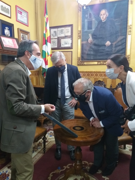Foto 8 de 9 del artículo «Visita del director del IAPH a la Fundación Aguilar y Eslava»