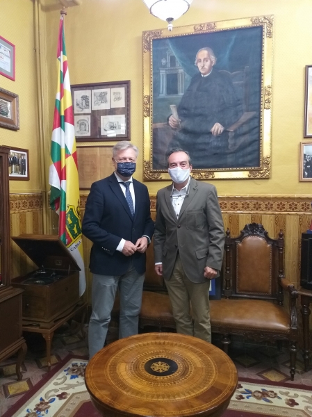 Foto 9 de 9 del artículo «Visita del director del IAPH a la Fundación Aguilar y Eslava»
