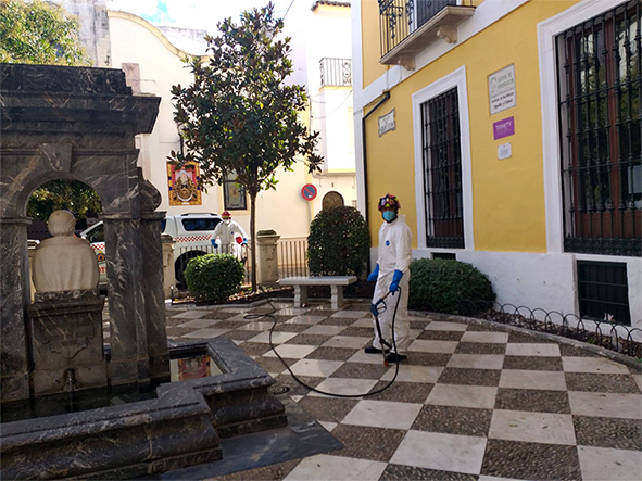 Foto 1 de 3 del artículo «Limpieza y desinfección de la Plaza Aguilar y Eslava»