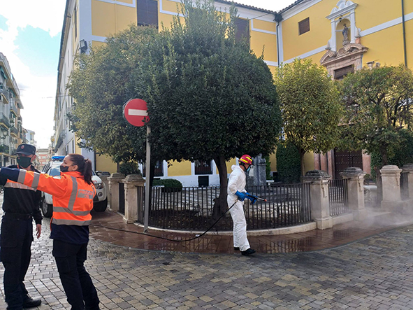 Foto 3 de 3 del artículo «Limpieza y desinfección de la Plaza Aguilar y Eslava»