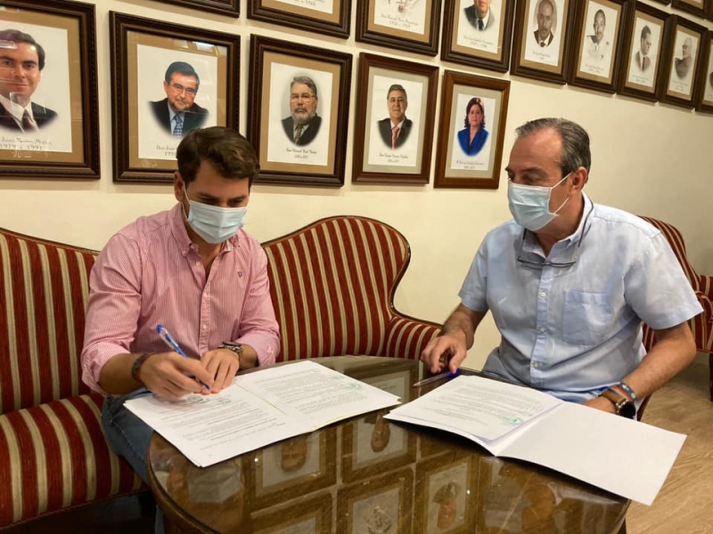 Foto del artículo «Firmado convenio de colaboración Ayuntamiento y Fundación Aguilar y Eslava»