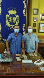 Foto del artículo «Donación de fósiles al Museo Aguilar y Eslava»