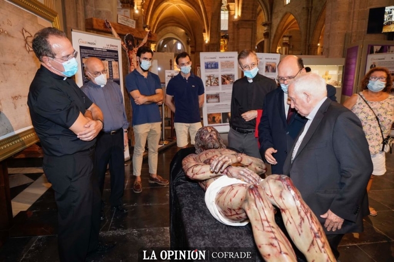 Foto 2 de 6 del artículo «El Yacente Sindónico del Museo de la Pasión de Cabra en la catedral de Valencia»