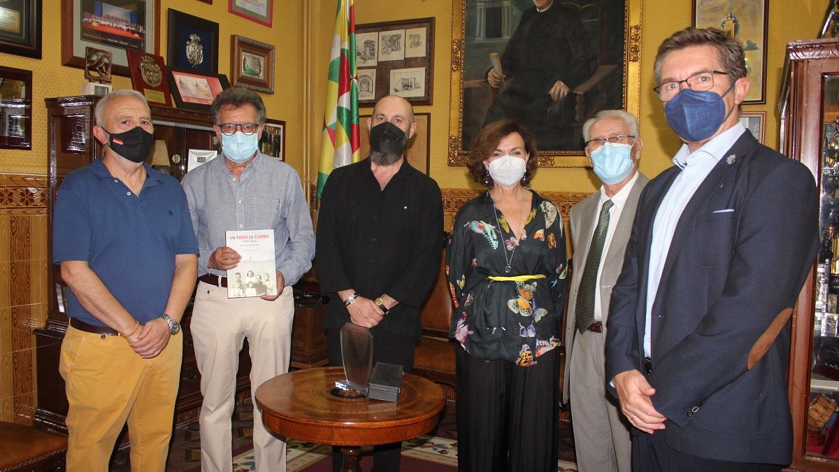 Foto 1 de 2 del artículo «Presentación del libro «Un topo en Cabra (1936-1942). Testimonio de sus hijos»»