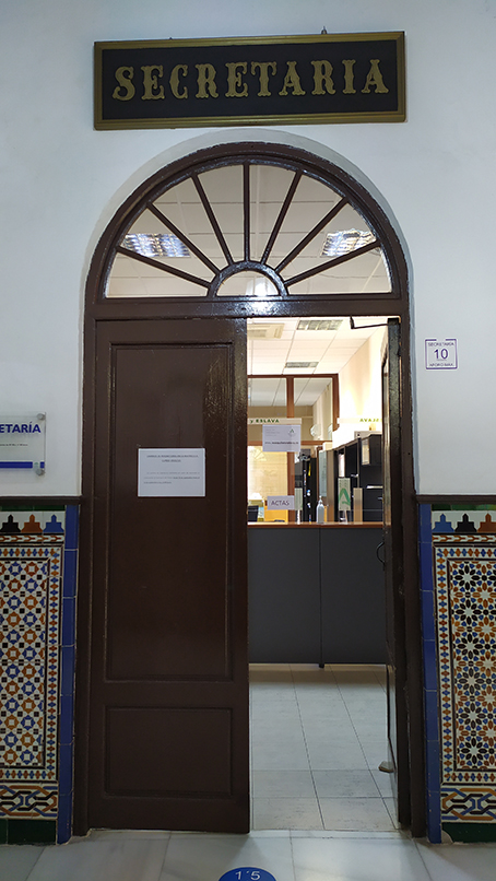Foto 7 de 7 del artículo «Recuperación de antiguos rótulos de dependencias del Instituto-Colegio»