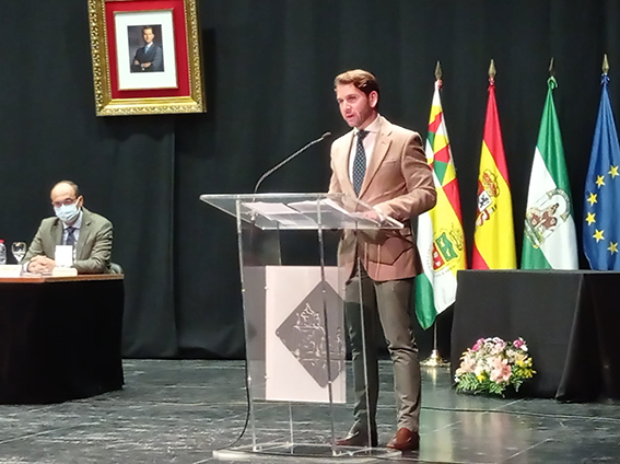 Foto 2 de 3 del artículo «Homenaje a profesores jubilados»