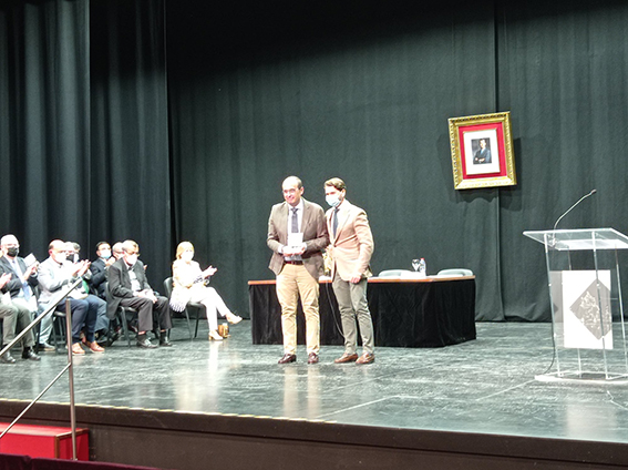 Foto 3 de 3 del artículo «Homenaje a profesores jubilados»