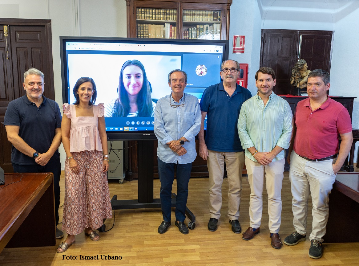 Foto 1 de 3 del artículo «Salvador Guzmán Moral, reelegido presidente de la Fundación Aguilar y Eslava»