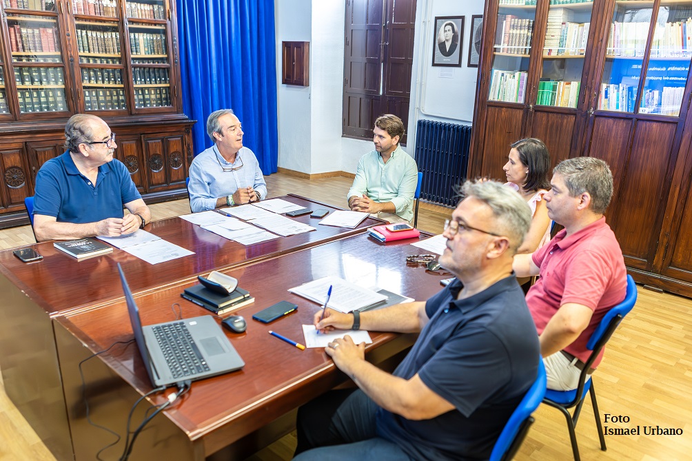 Foto 2 de 3 del artículo «Salvador Guzmán Moral, reelegido presidente de la Fundación Aguilar y Eslava»