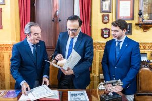Foto 1 de 5 del artículo «Solemne apertura de curso en el IES y Fundación Aguilar y Eslava»
