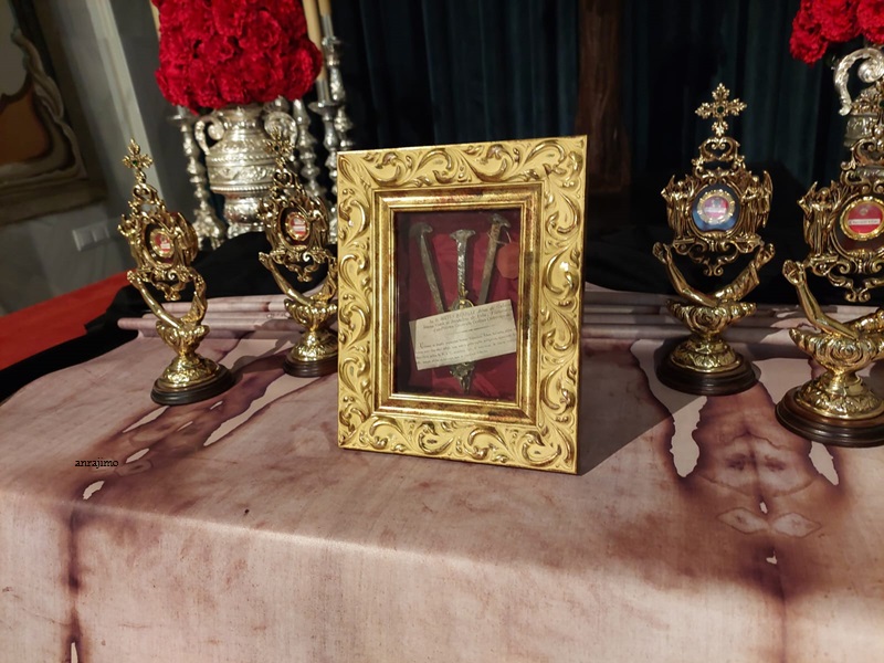 Foto 3 de 4 del artículo «El Cristo de la Fundación y una réplica de la Sábana Santa expuestos durante la Semana…»