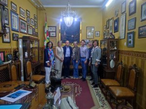 Foto 1 de 2 del artículo «Visita de una delegación de la Universidad Loyola Andalucía»